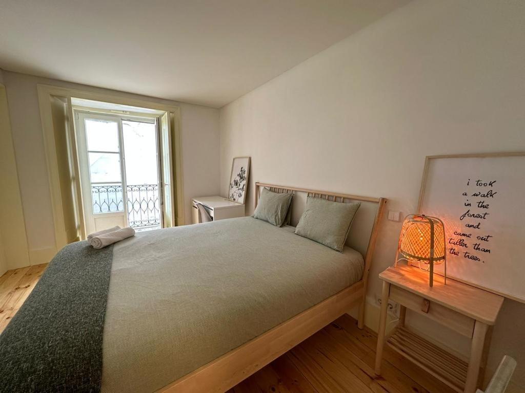 Rooms In Cozy Shared Accommodation In The Center Of Лиссабон Экстерьер фото