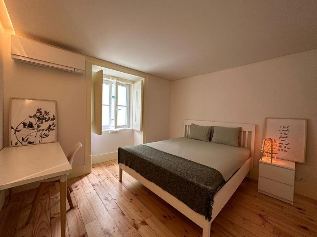 Rooms In Cozy Shared Accommodation In The Center Of Лиссабон Экстерьер фото
