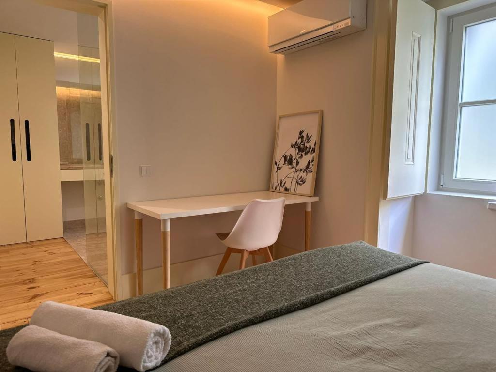 Rooms In Cozy Shared Accommodation In The Center Of Лиссабон Экстерьер фото